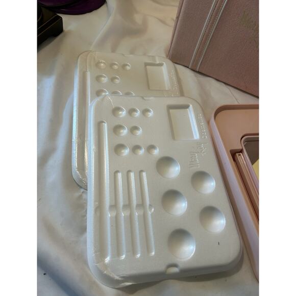 Mary Kay Cosmetics Pink Train Case Vintage 1960’s Travel Makeup Case 6 Mirrors - Picture 3 of 12